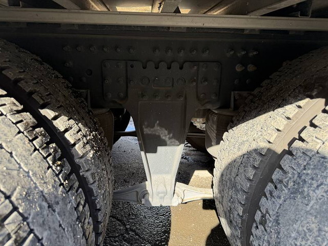 UDトラックスクオンアルミウイング大型（10t）[写真26]