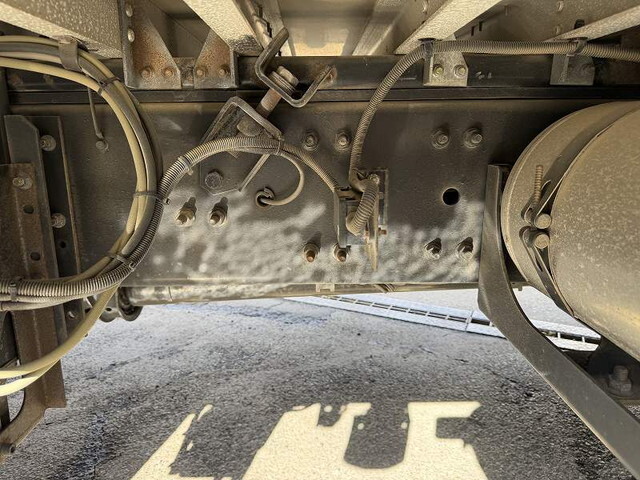 UDトラックスクオンアルミウイング大型（10t）[写真29]