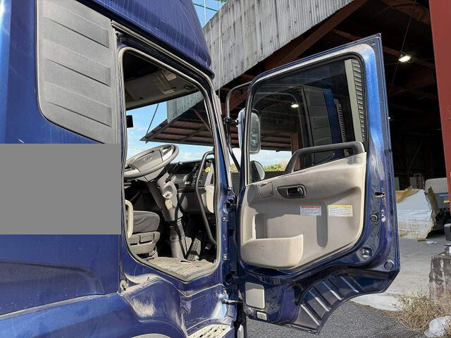 UDトラックスクオンアルミウイング大型（10t）[写真30]