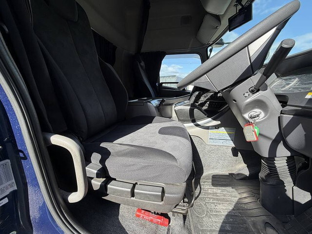 UDトラックスクオンアルミウイング大型（10t）[写真31]