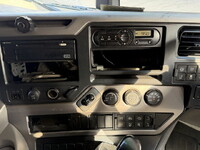 UDトラックスクオンアルミウイング大型（10t）[写真35]