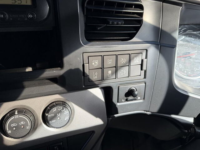 UDトラックスクオンアルミウイング大型（10t）[写真36]