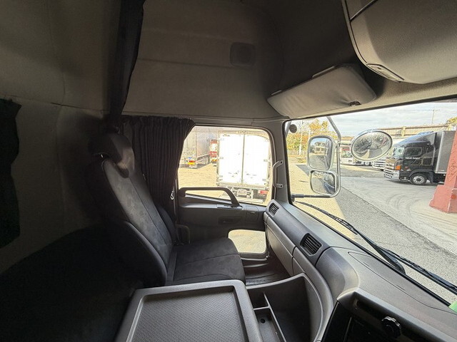 UDトラックスクオンアルミウイング大型（10t）[写真38]