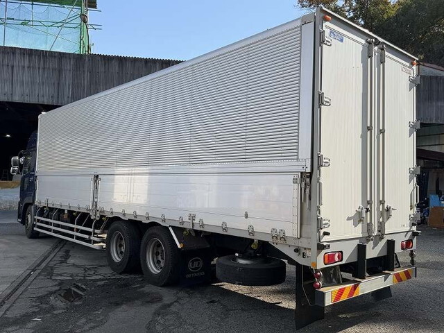 UDトラックスクオンアルミウイング大型（10t）[写真04]