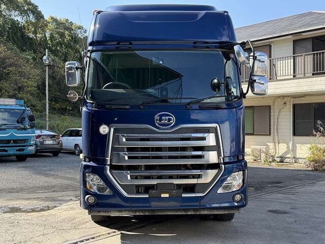 UDトラックスクオンアルミウイング大型（10t）[写真05]