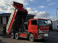 三菱ふそうスーパーグレートダンプ大型（10t）[写真01]