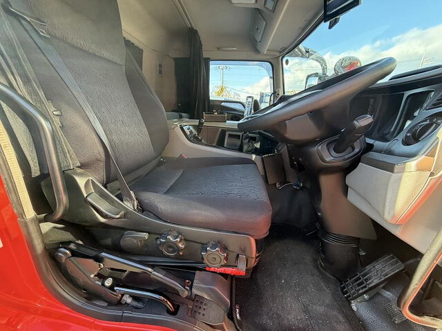 三菱ふそうスーパーグレートダンプ大型（10t）[写真30]