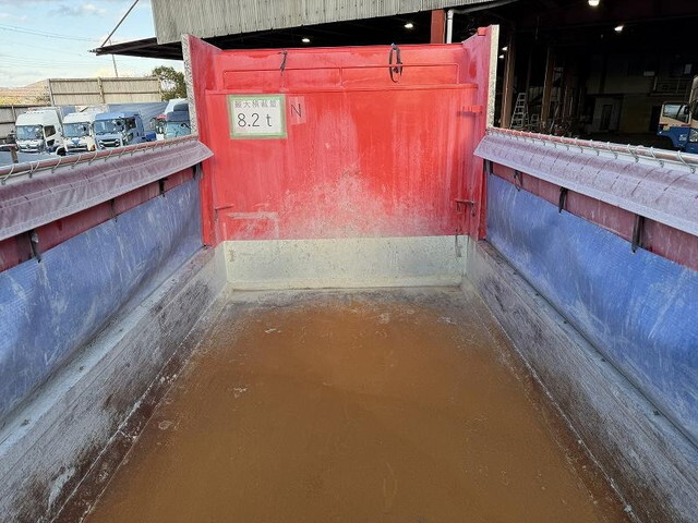 三菱ふそうスーパーグレートダンプ大型（10t）[写真38]