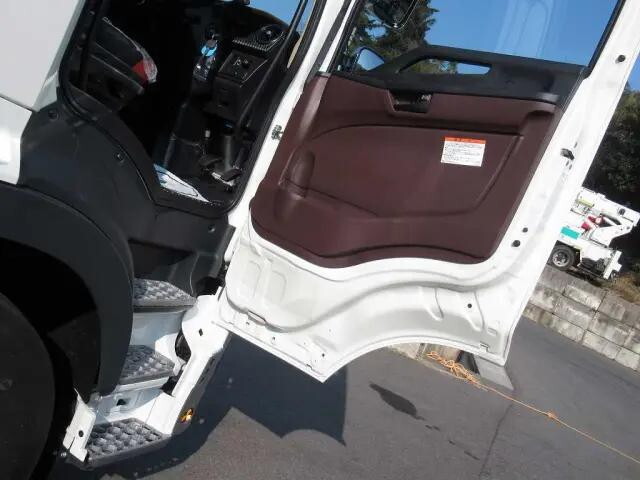 日野プロフィアミキサー車（コンクリートミキサー）大型（10t）[写真19]