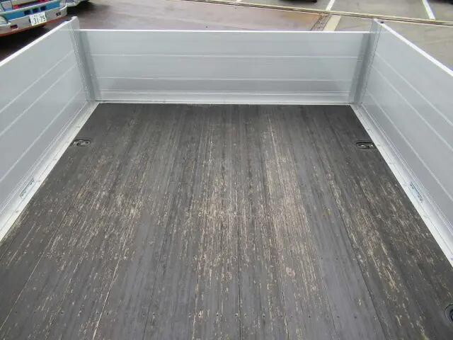 三菱ふそうファイタークレーン4段増トン（6t・8t）[写真08]