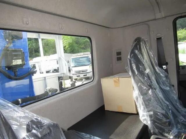 三菱ふそうファイタークレーン4段増トン（6t・8t）[写真20]