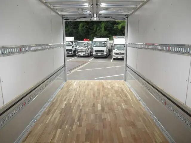 三菱ふそうファイターアルミウイング中型（4t）[写真10]