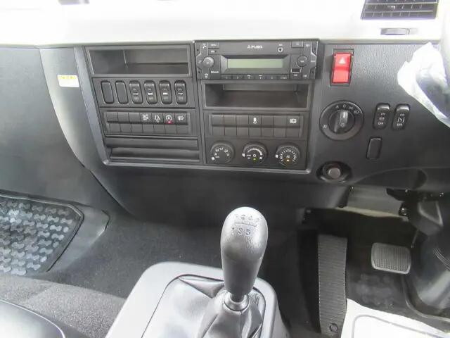 三菱ふそうファイターアルミウイング中型（4t）[写真18]