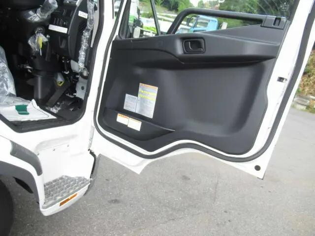 三菱ふそうファイターアルミウイング中型（4t）[写真23]