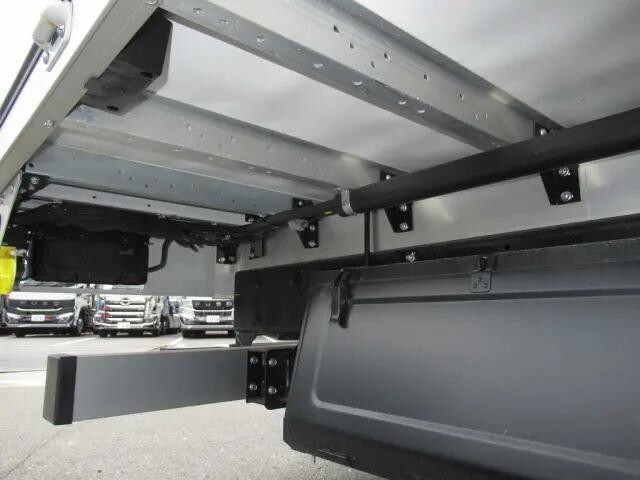 三菱ふそうファイターアルミウイング中型（4t）[写真25]