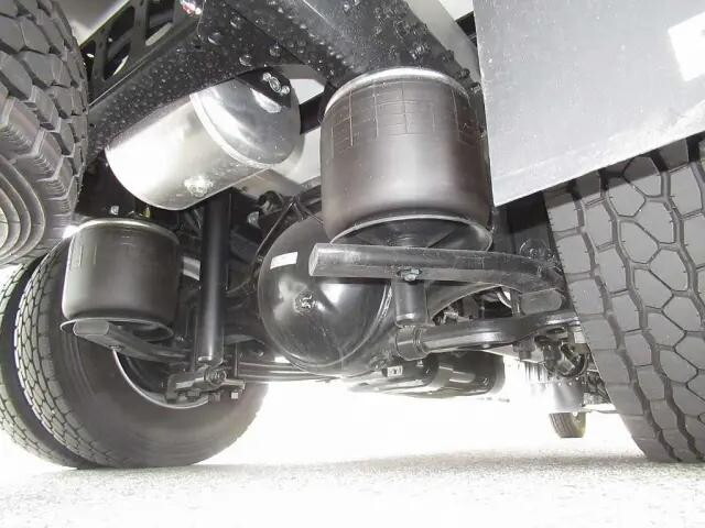 三菱ふそうファイターアルミウイング中型（4t）[写真26]