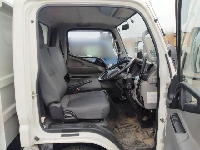 三菱ふそうキャンターダンプ小型（2t・3t）[写真30]