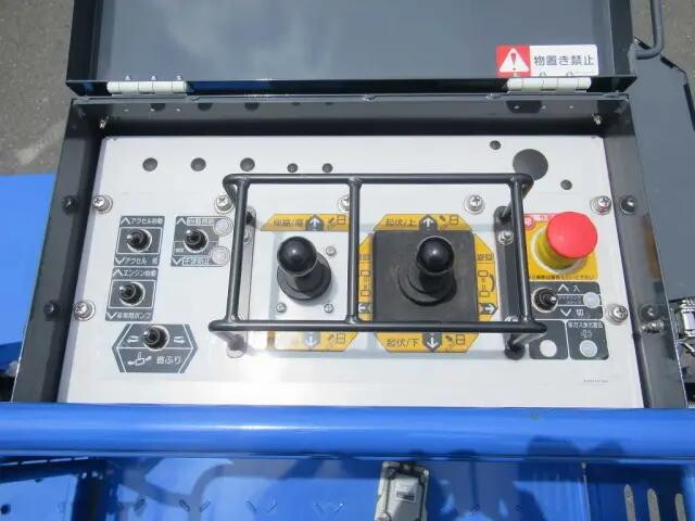 日野デュトロ高所作業車小型（2t・3t）[写真10]