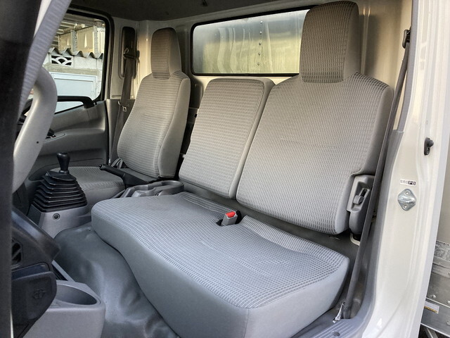 日野デュトロアルミバン小型（2t・3t）[写真37]