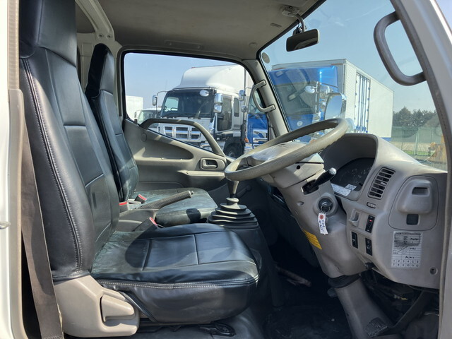 トヨタダイナダブルキャブ（Wキャブ）小型（2t・3t）[写真28]