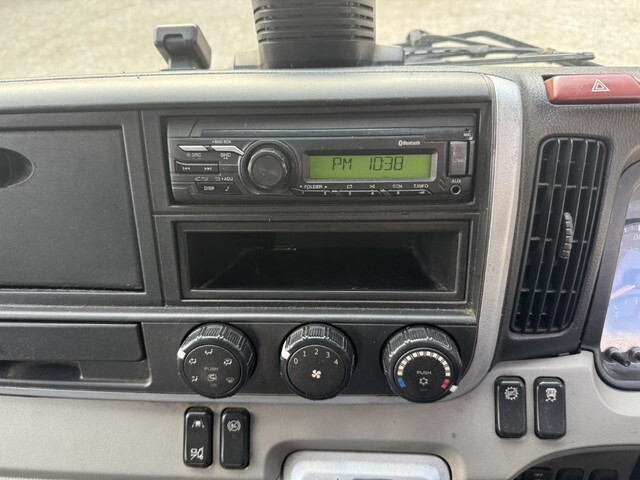 三菱ふそうキャンターアルミバン小型（2t・3t）[写真10]