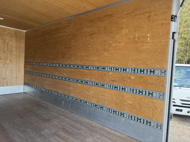 三菱ふそうキャンターアルミバン小型（2t・3t）[写真20]