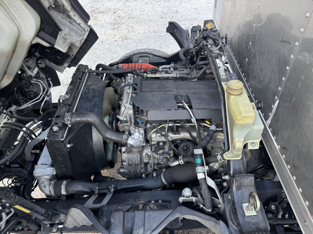 三菱ふそうキャンターアルミバン小型（2t・3t）[写真26]