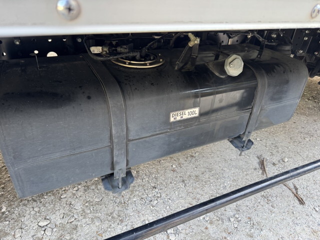 三菱ふそうキャンターアルミバン小型（2t・3t）[写真33]