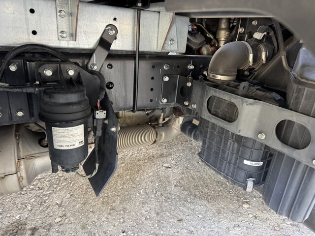 三菱ふそうキャンターアルミバン小型（2t・3t）[写真34]