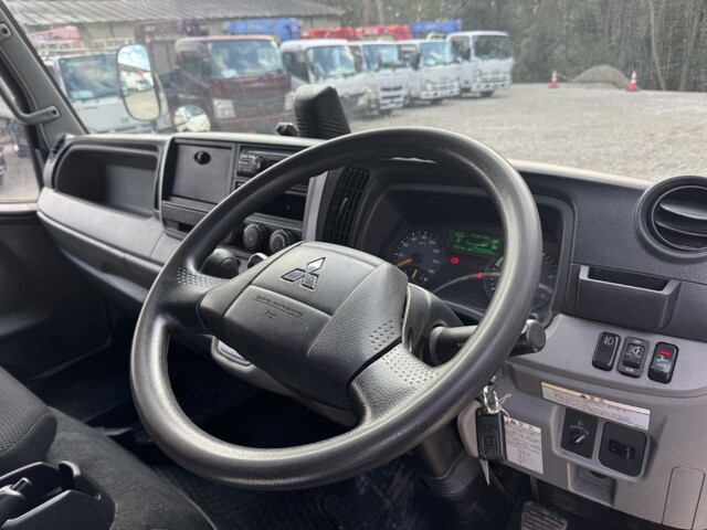 三菱ふそうキャンターアルミバン小型（2t・3t）[写真07]