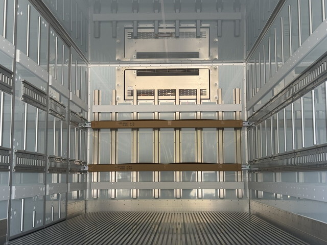 日野レンジャー冷蔵冷凍ウイング中型（4t）[写真12]