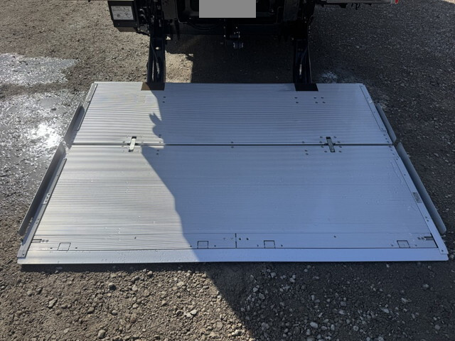 日野レンジャー冷蔵冷凍ウイング中型（4t）[写真15]