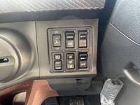 日野レンジャー冷蔵冷凍ウイング中型（4t）[写真24]