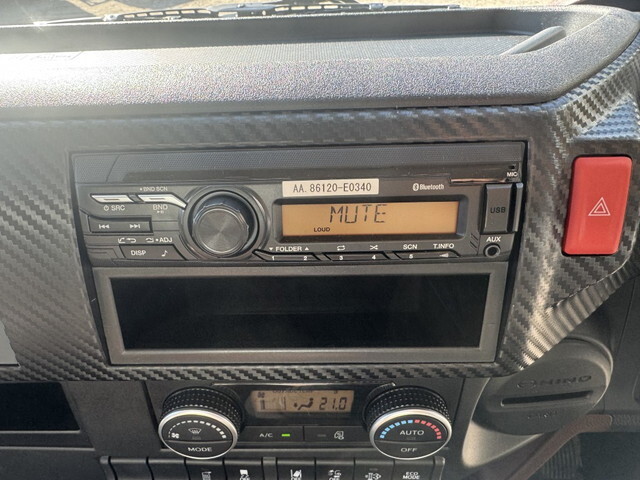 日野レンジャー冷蔵冷凍ウイング中型（4t）[写真24]