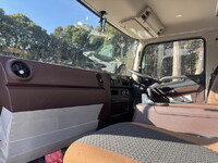 日野レンジャー冷蔵冷凍ウイング中型（4t）[写真30]