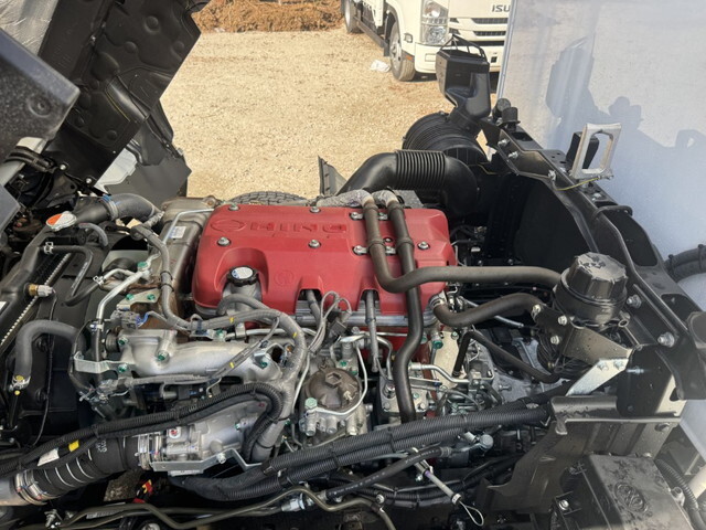 日野レンジャー冷蔵冷凍ウイング中型（4t）[写真31]