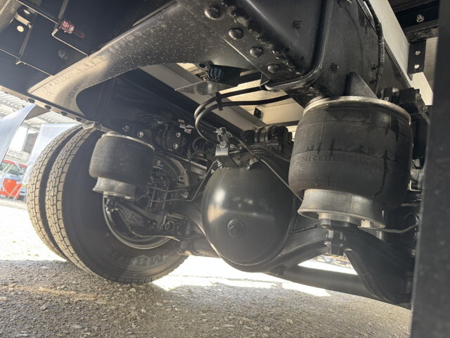 日野レンジャー冷蔵冷凍ウイング中型（4t）[写真36]