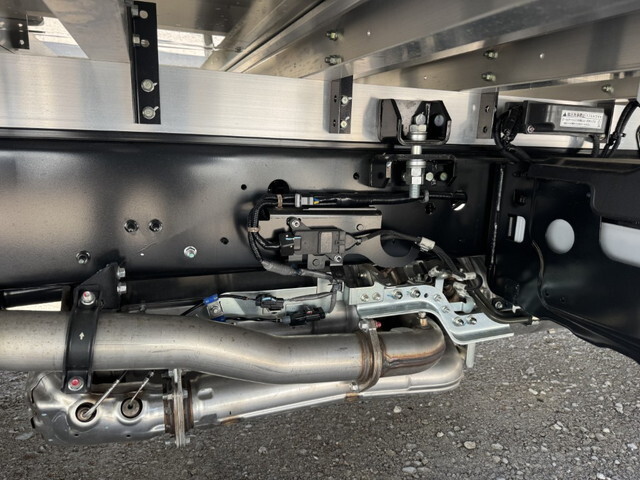 日野レンジャー冷蔵冷凍ウイング中型（4t）[写真38]