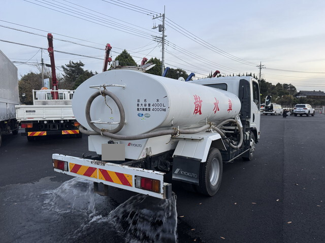いすゞエルフ散水車小型（2t・3t）[写真02]