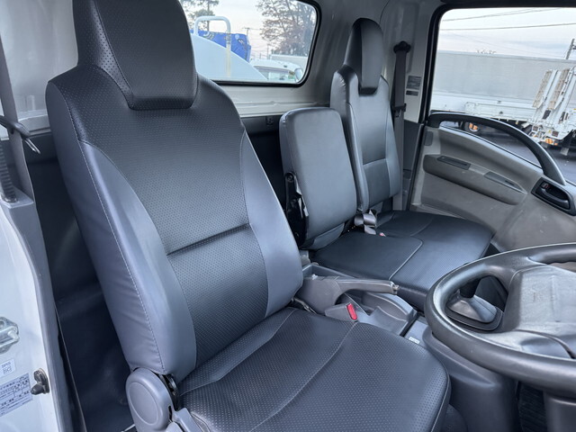 いすゞエルフ散水車小型（2t・3t）[写真05]