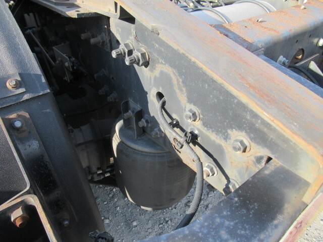 日野プロフィアトレーラーヘッド（トラクターヘッド）大型（10t）[写真11]