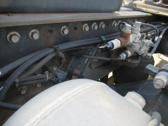 日野プロフィアトレーラーヘッド（トラクターヘッド）大型（10t）[写真14]