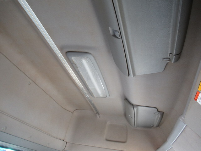 日野プロフィアトレーラーヘッド（トラクターヘッド）大型（10t）[写真22]