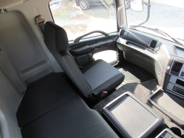 日野プロフィアトレーラーヘッド（トラクターヘッド）大型（10t）[写真23]