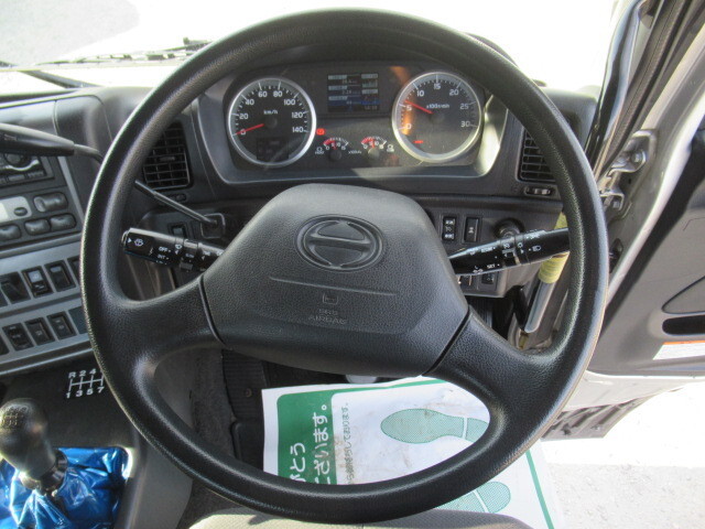 日野プロフィアトレーラーヘッド（トラクターヘッド）大型（10t）[写真24]