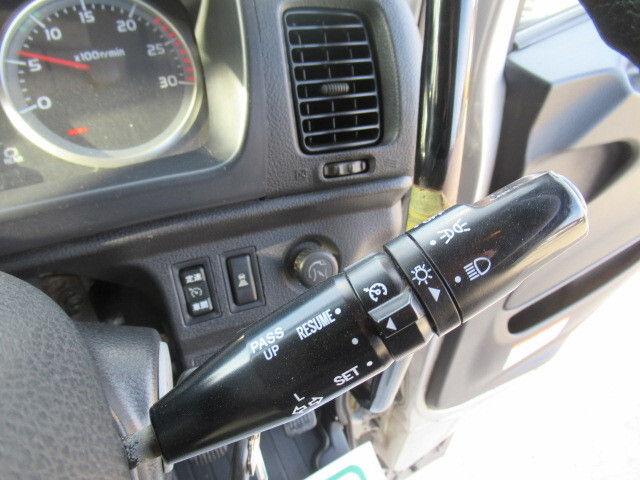 日野プロフィアトレーラーヘッド（トラクターヘッド）大型（10t）[写真32]