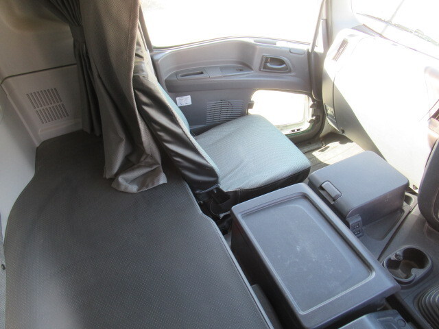 いすゞギガミキサー車（コンクリートミキサー）大型（10t）[写真28]