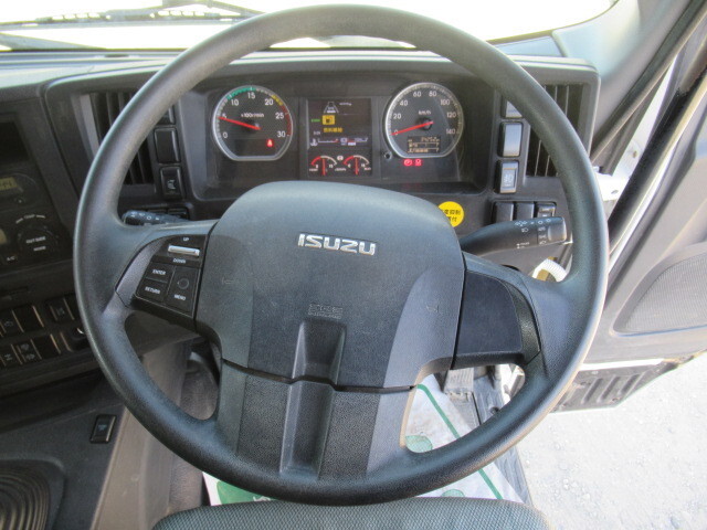 いすゞギガミキサー車（コンクリートミキサー）大型（10t）[写真29]