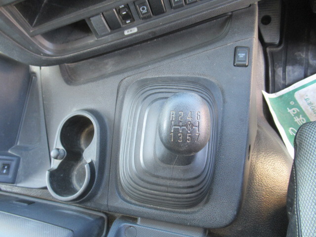 いすゞギガミキサー車（コンクリートミキサー）大型（10t）[写真32]