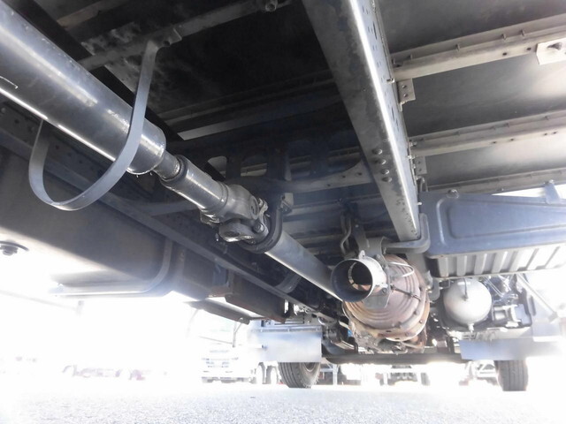 いすゞフォワードアルミバン中型（4t）[写真13]